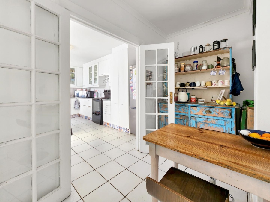 3 Bedroom Property for Sale in Sea Point Western Cape